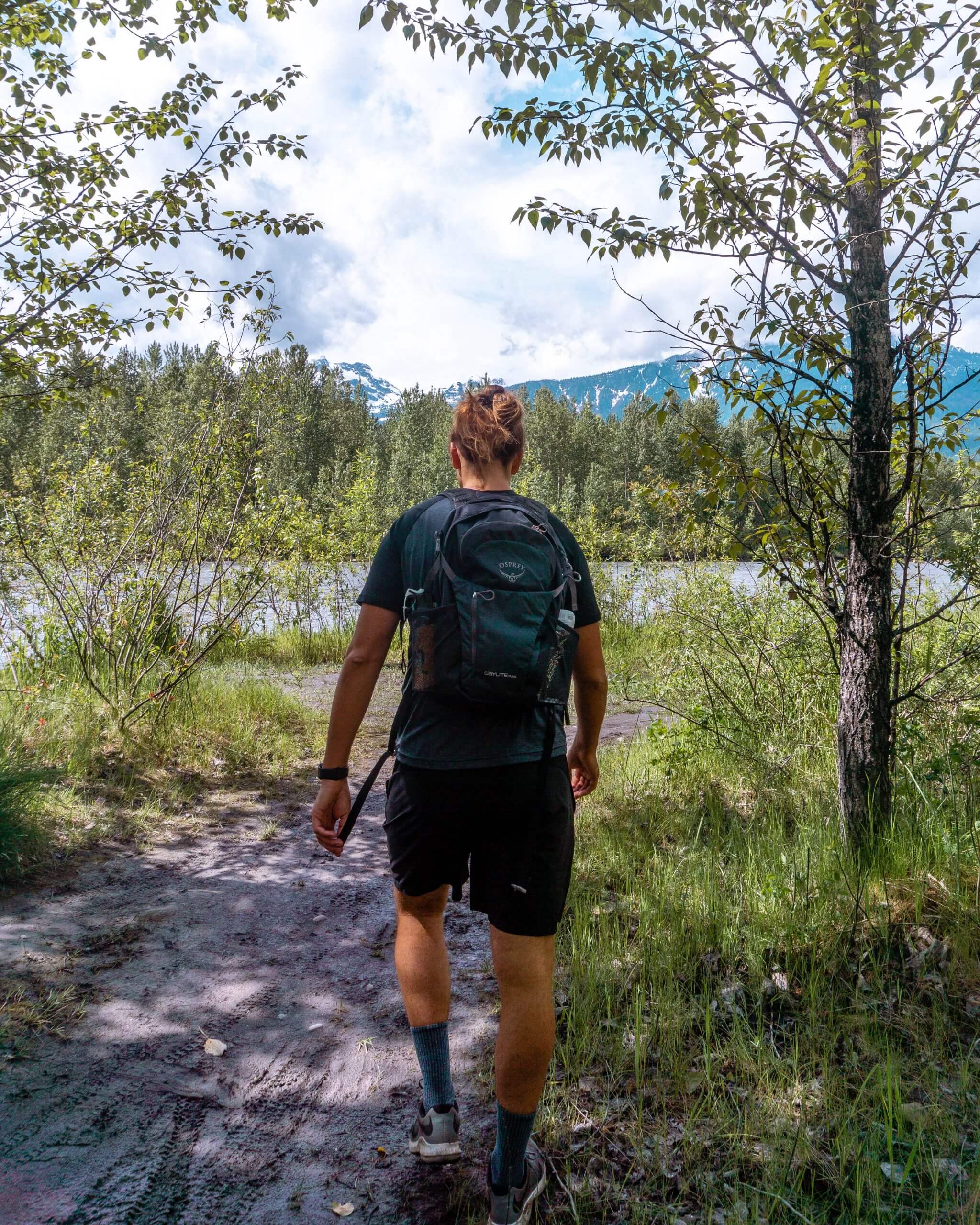 Views on the Greenbelt path in Revy.
