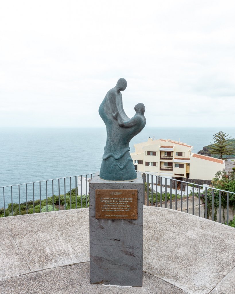 Sculpture of Mirador de las Brenas.