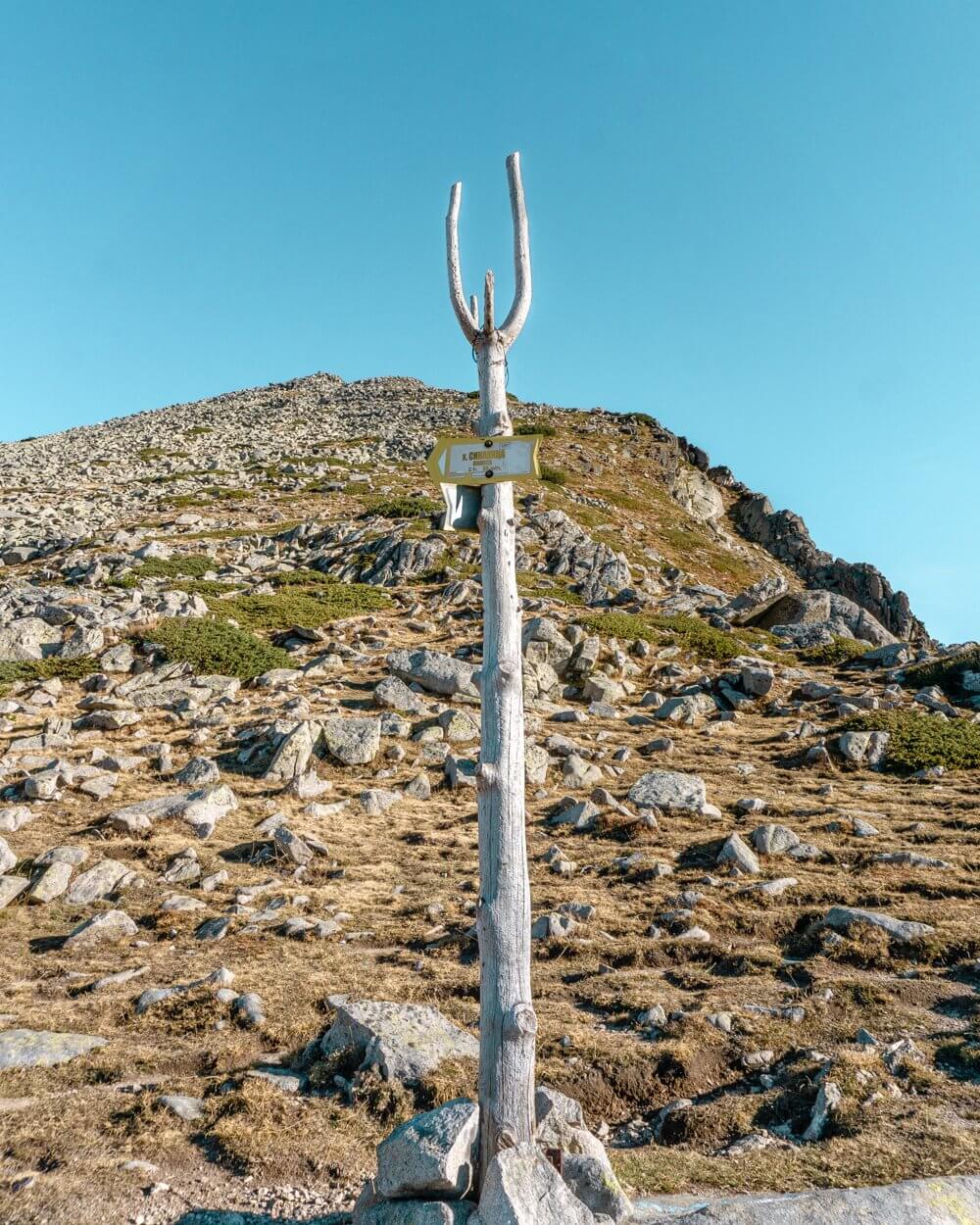 The coat-hanger mark in the Pirin National Park.