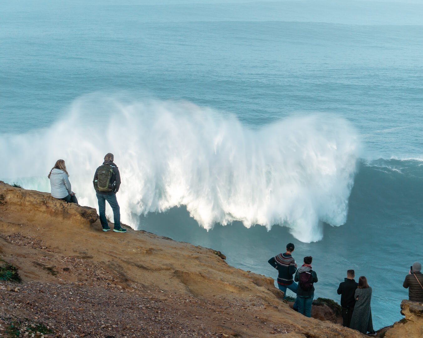 Huge waves in Nazaré