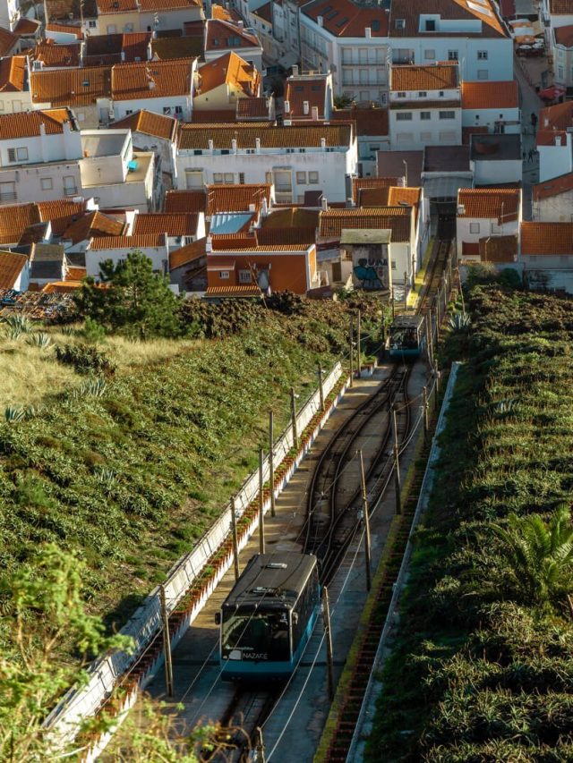 How to Hike the Funicular Trail in Nazaré