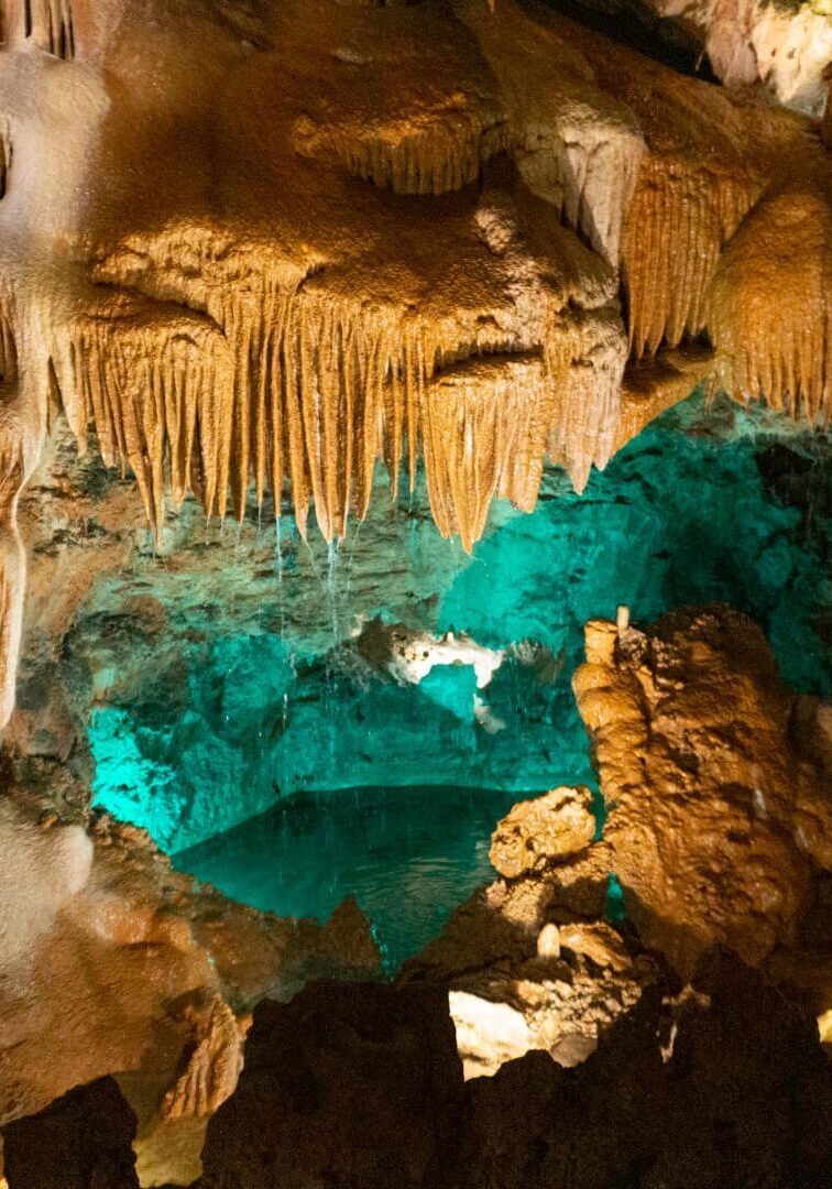 A view of what it looks inside the cave network of Mira de Aire.