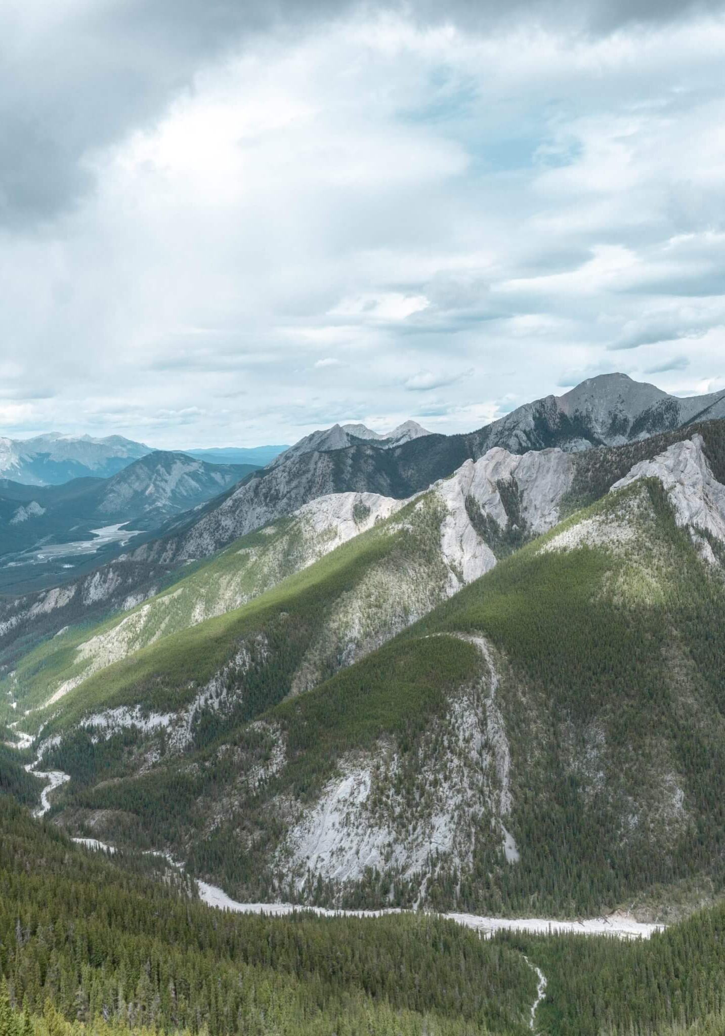 Wasootch-ridge-red-white-adventures