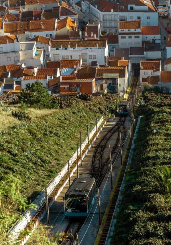 cropped-Funicular-Trail-in-Nazaré-4.jpg