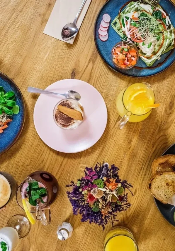 Delicious aerial shot of yummy food at Pilgrim Brno!